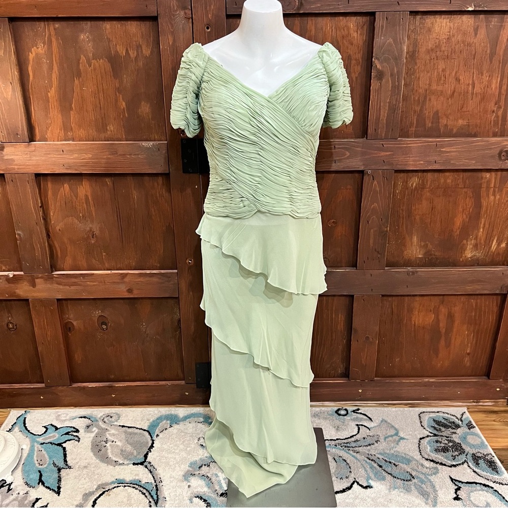 Sherrie Bloom Soft Green 2 Piece Set